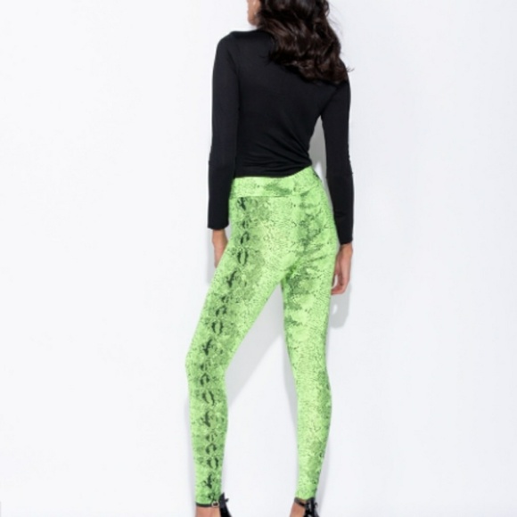 Snake Print Leggings - Picture 3 of 3